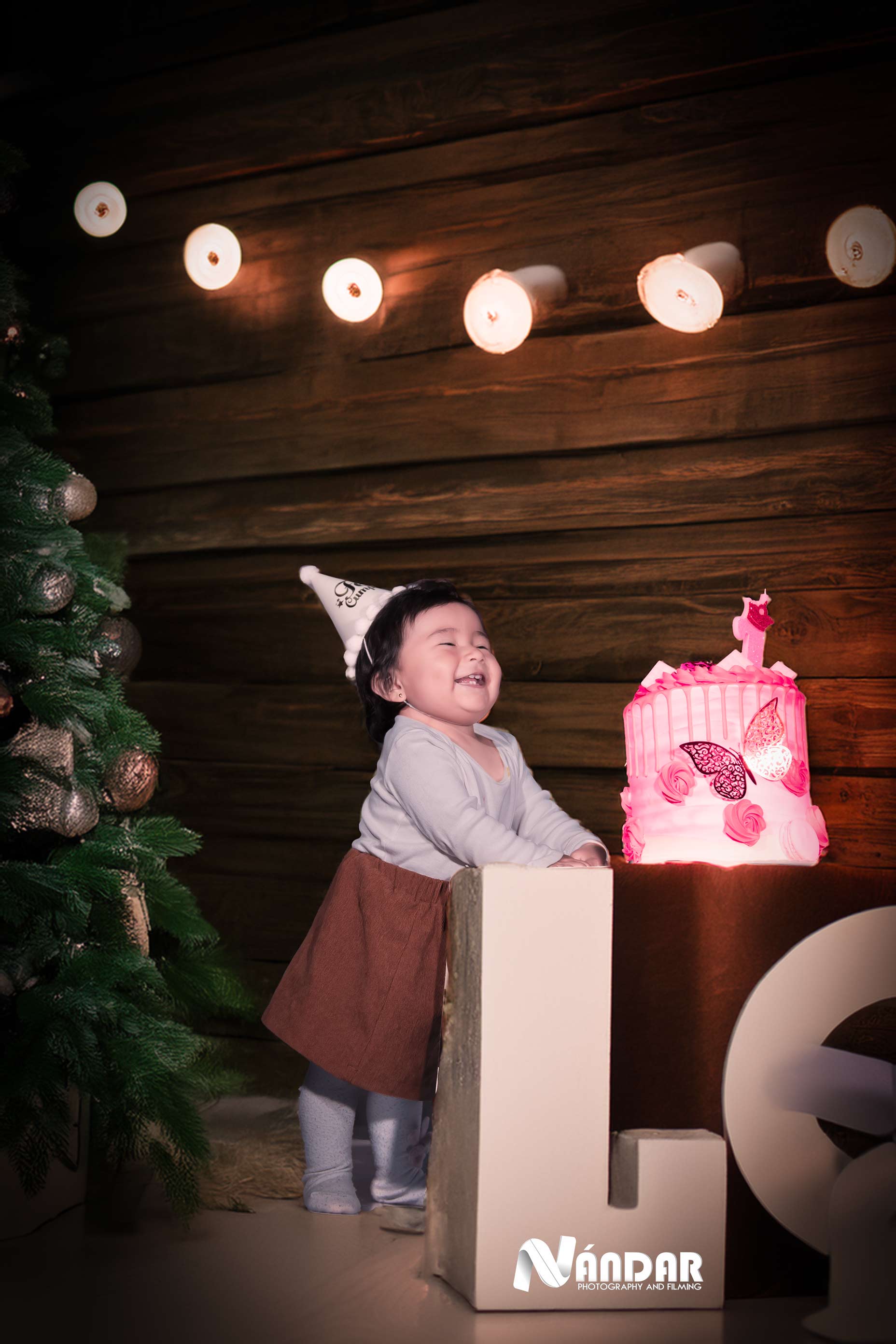 collage de un señor con 50 años orgulloso